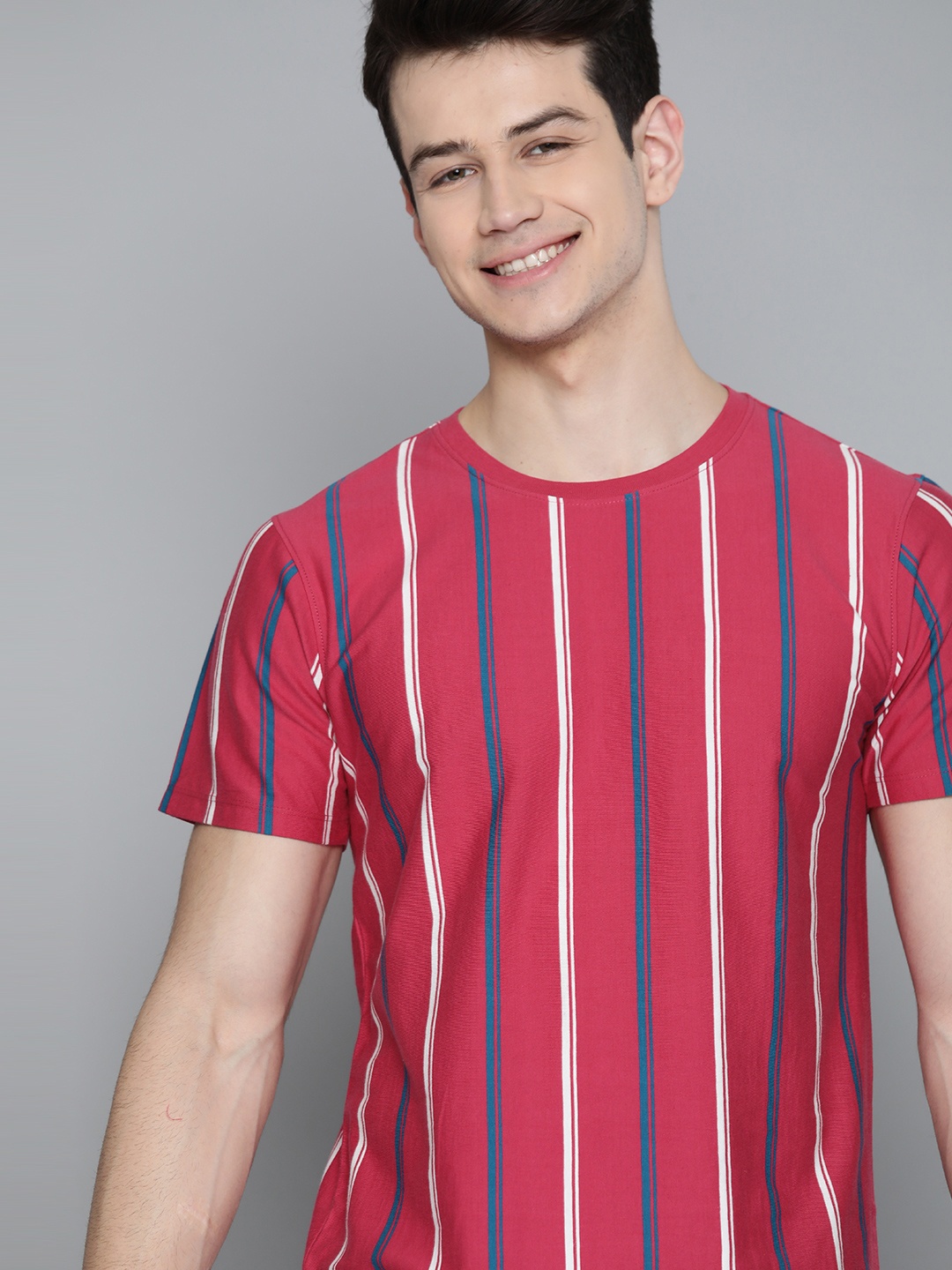 

Mast & Harbour Men Pink & Teal Blue Pure Cotton Striped Round Neck T-shirt