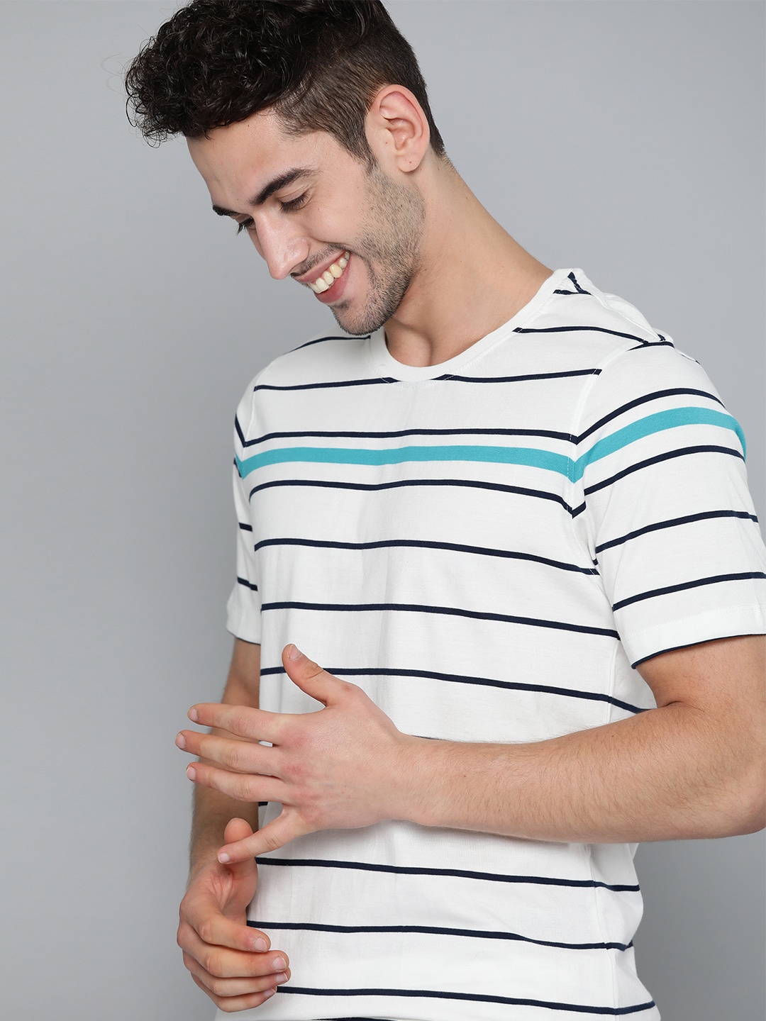 

Mast Harbour Men White Navy Blue Pure Cotton Striped Pure Cotton T-shirt
