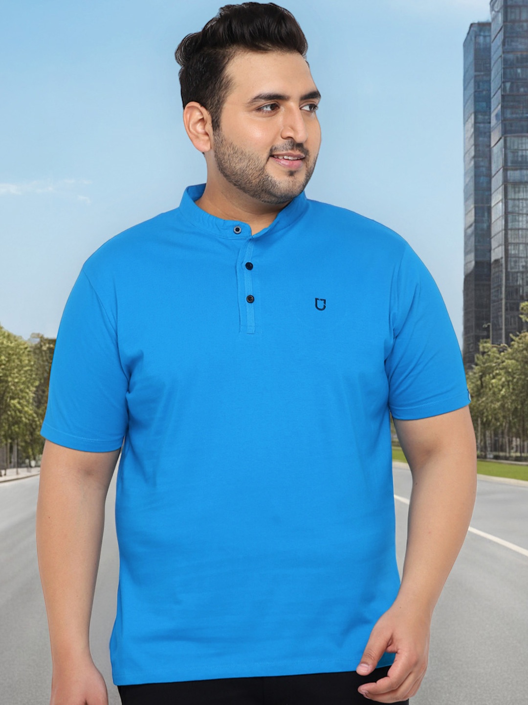 

Urbano Plus Men Blue Solid Mandarin Neck Pure Cotton T-shirt