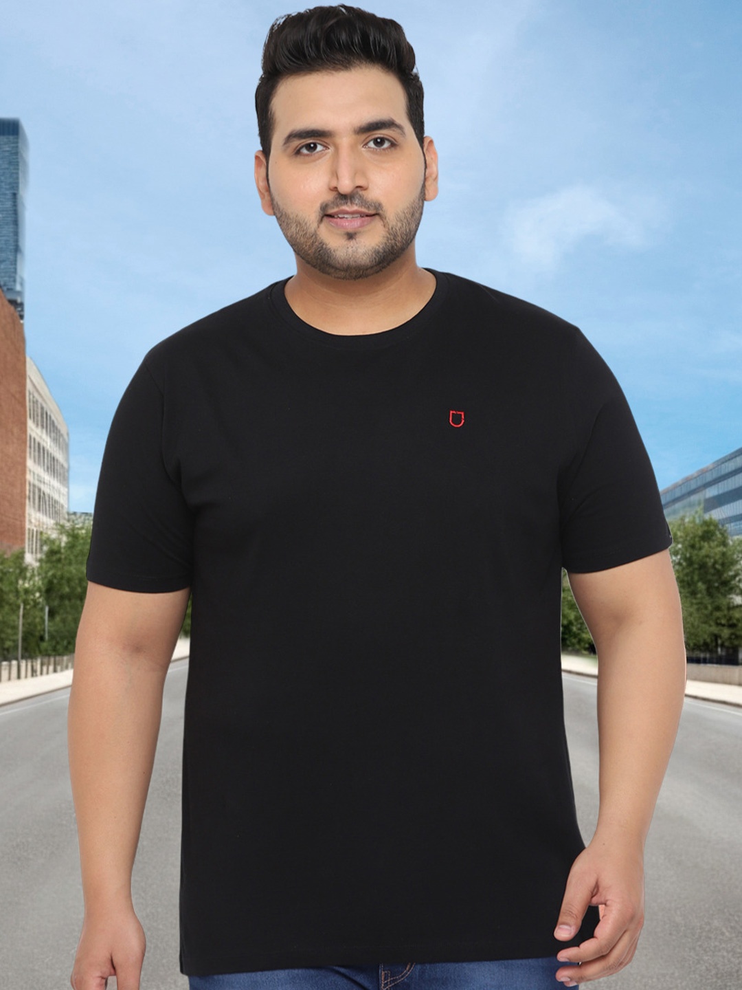 

Urbano Plus Men Black Solid Cotton Round Neck Pure Cotton T-shirt