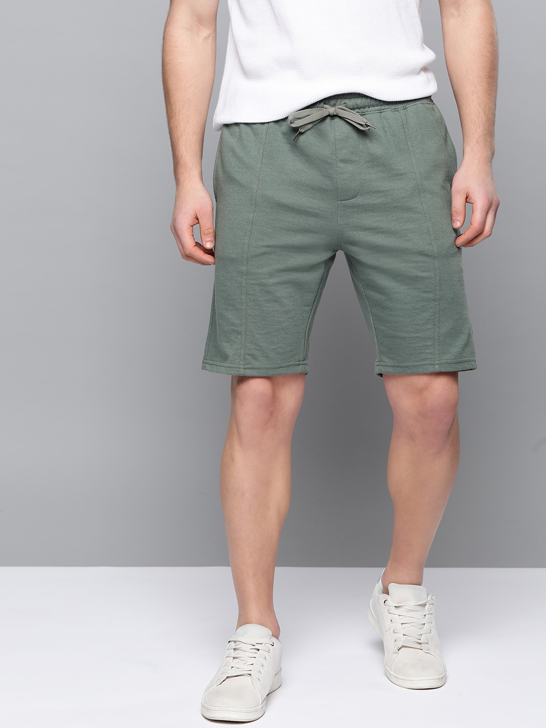 

Mast & Harbour Men Green Solid Regular Fit Shorts, Olive