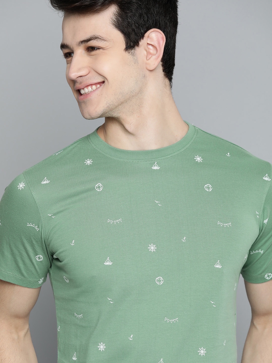 

Mast Harbour Men Green White Pure Cotton Nautical Print Pure Cotton T-shirt