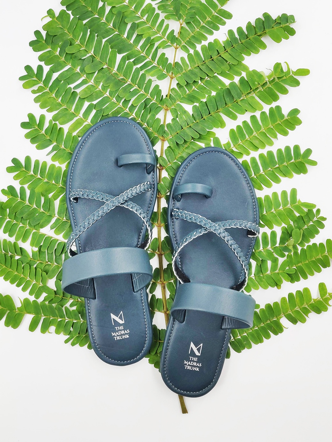 

THE MADRAS TRUNK Women Navy Blue Woven Design Leather One Toe Flats