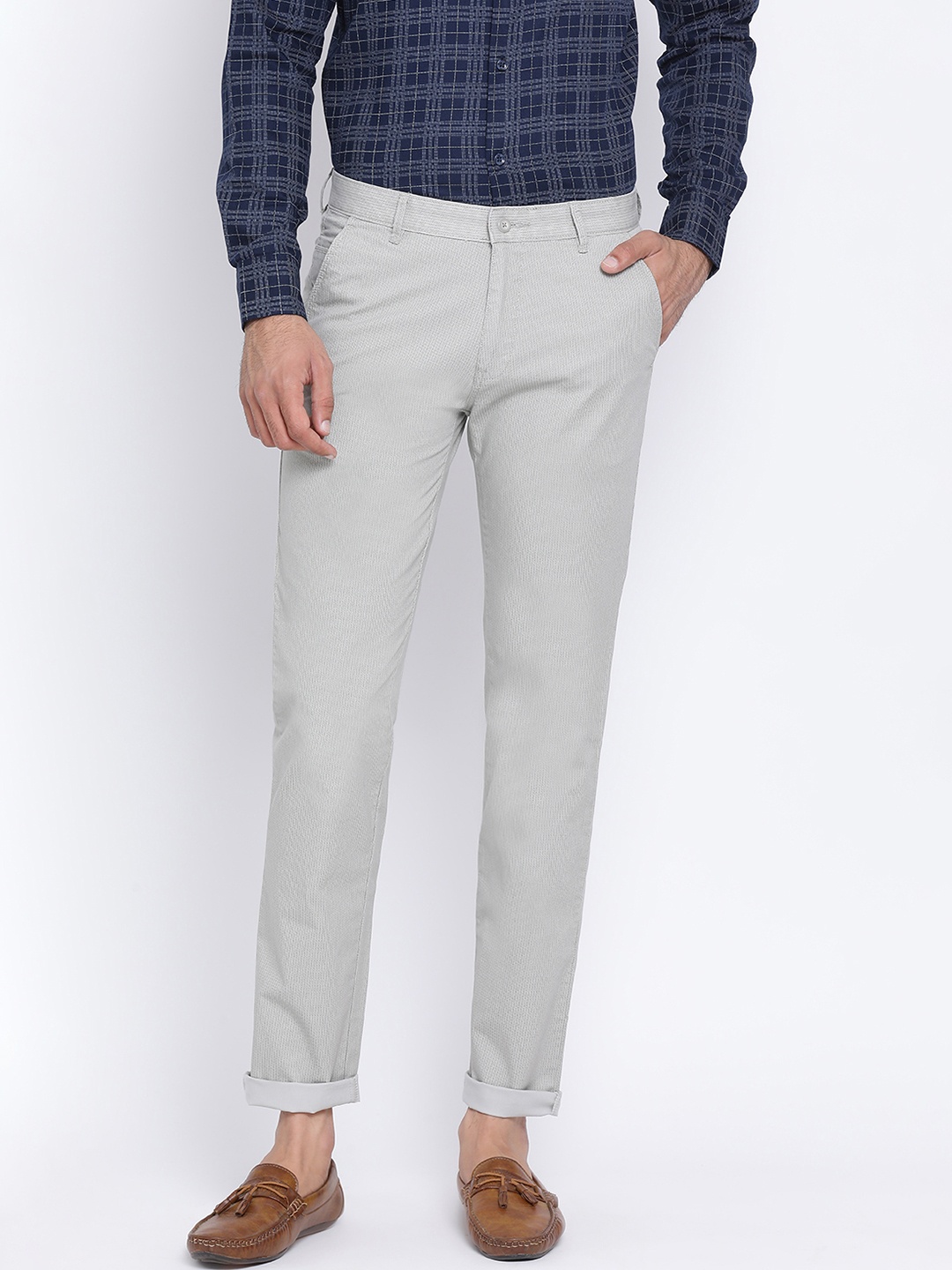 

Richlook Men Grey Slim Fit Solid Regular Trousers