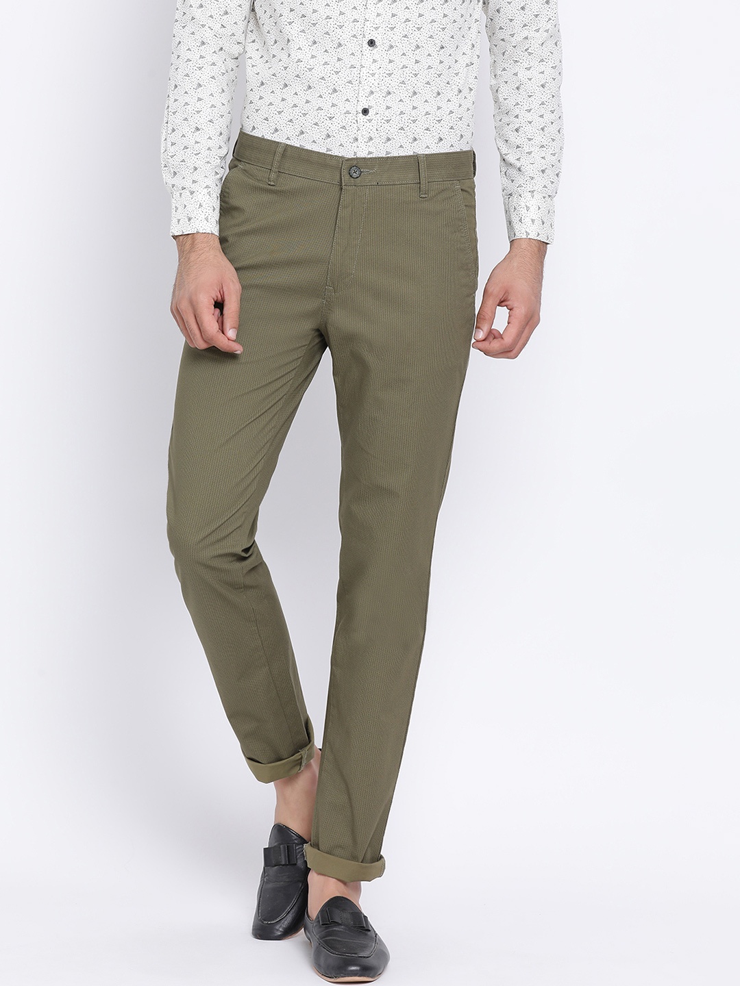 

Richlook Men Olive Green Slim Fit Solid Chinos
