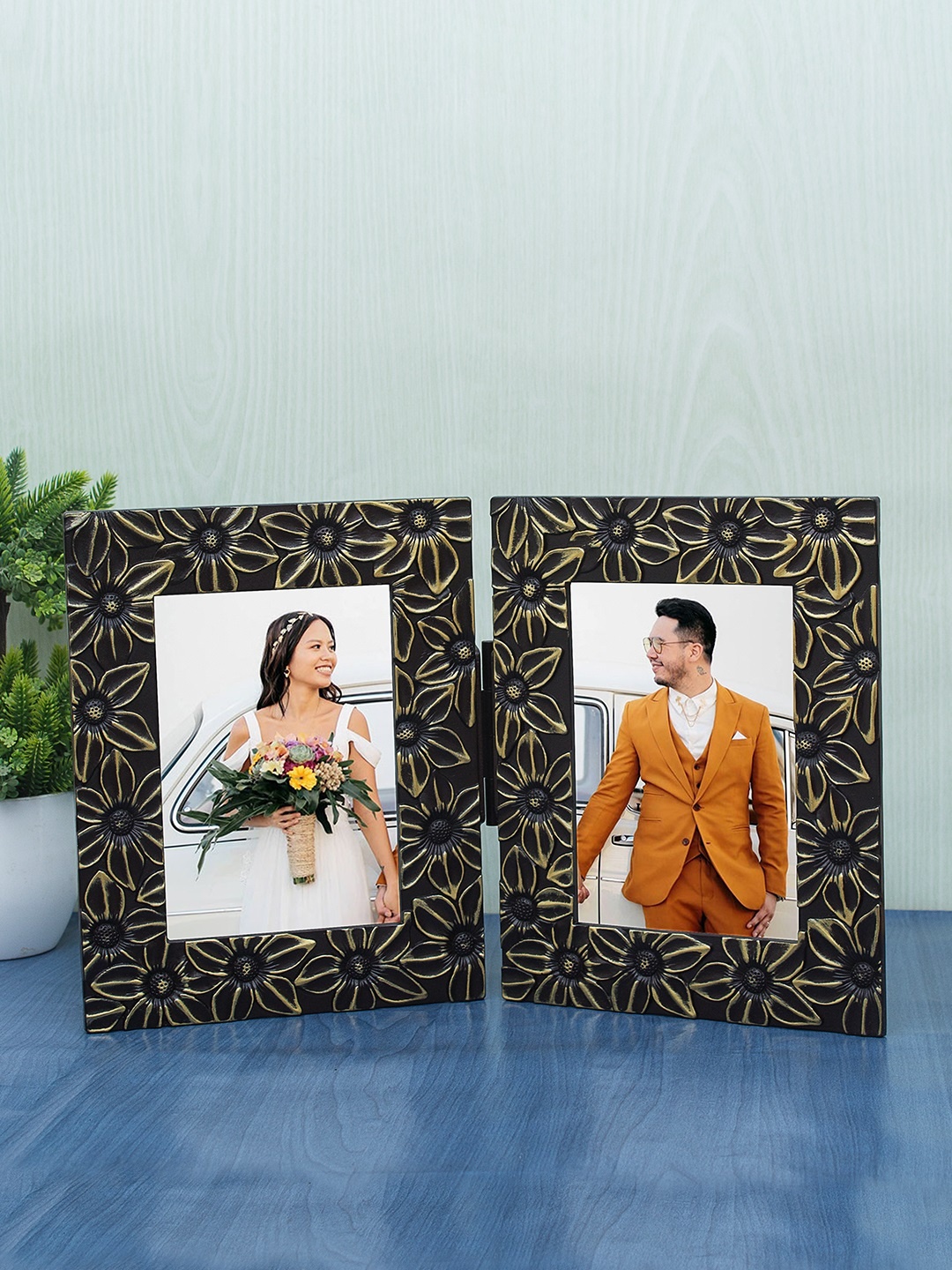 

WISHTANK Black & Gold-Toned Floral Textured Photo Frames