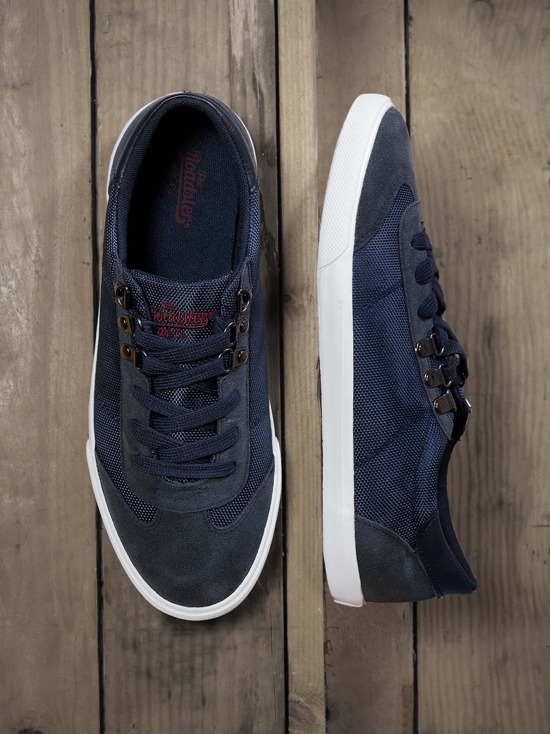 

Roadster Men Navy Sneakers, Navy blue