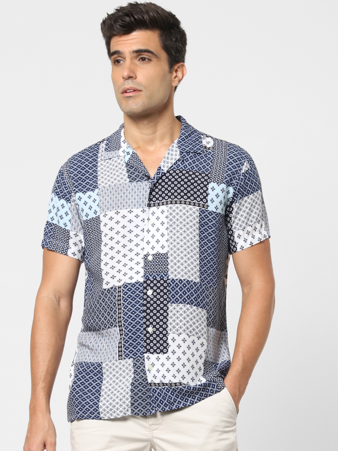 

SELECTED Men Blue & White Regular Fit Printed Casual Shirt