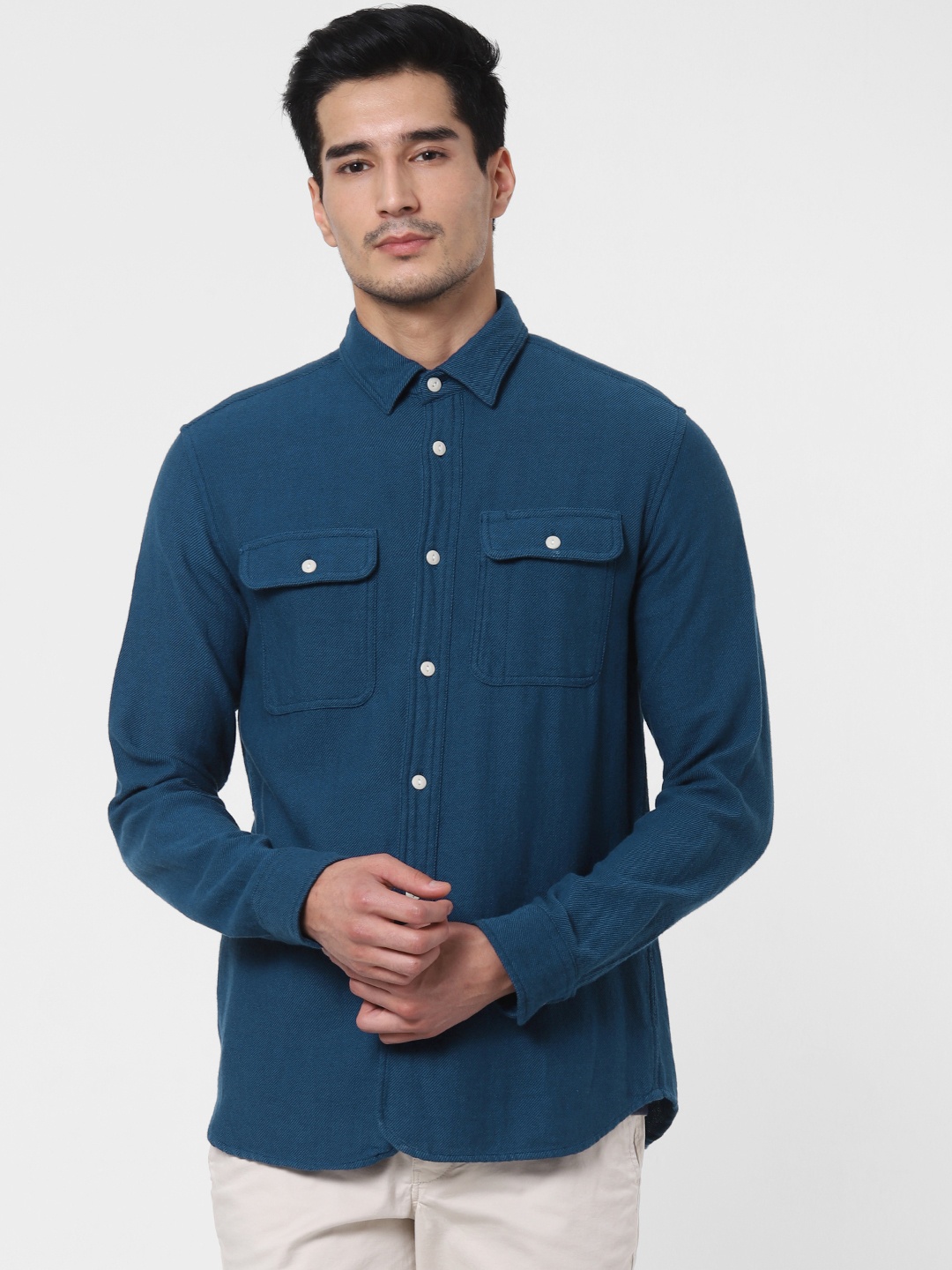 

SELECTED Men Blue Regular Fit Solid Casual Shirt with 2 Flap Pockets