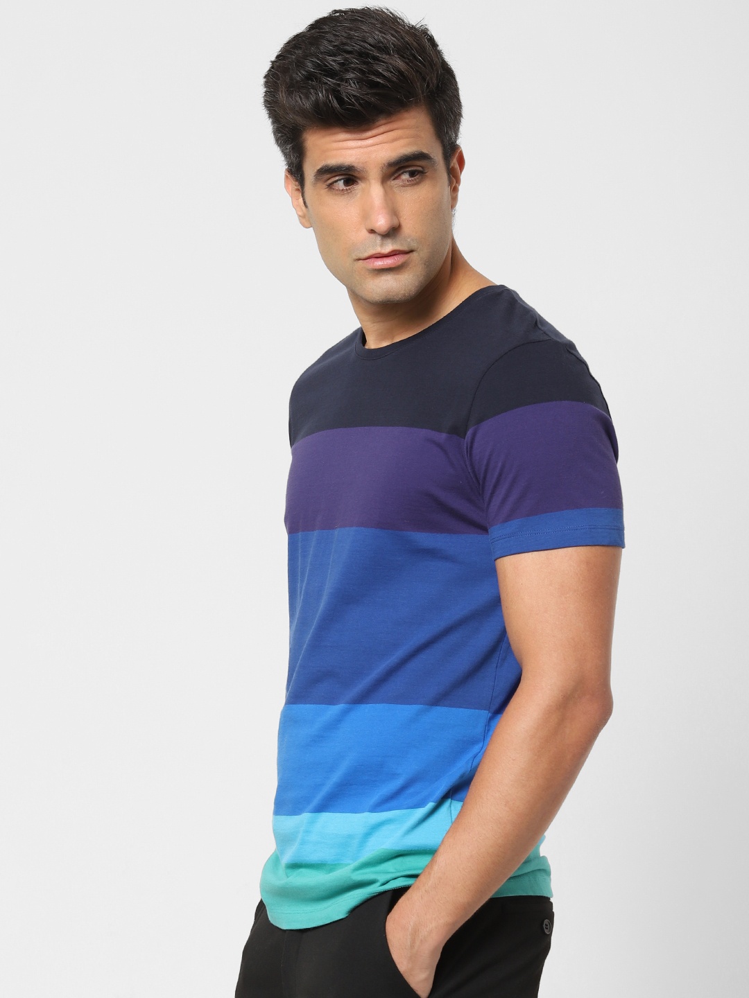 

SELECTED Men Blue Colourblocked Round Neck Organic Cotton T-shirt