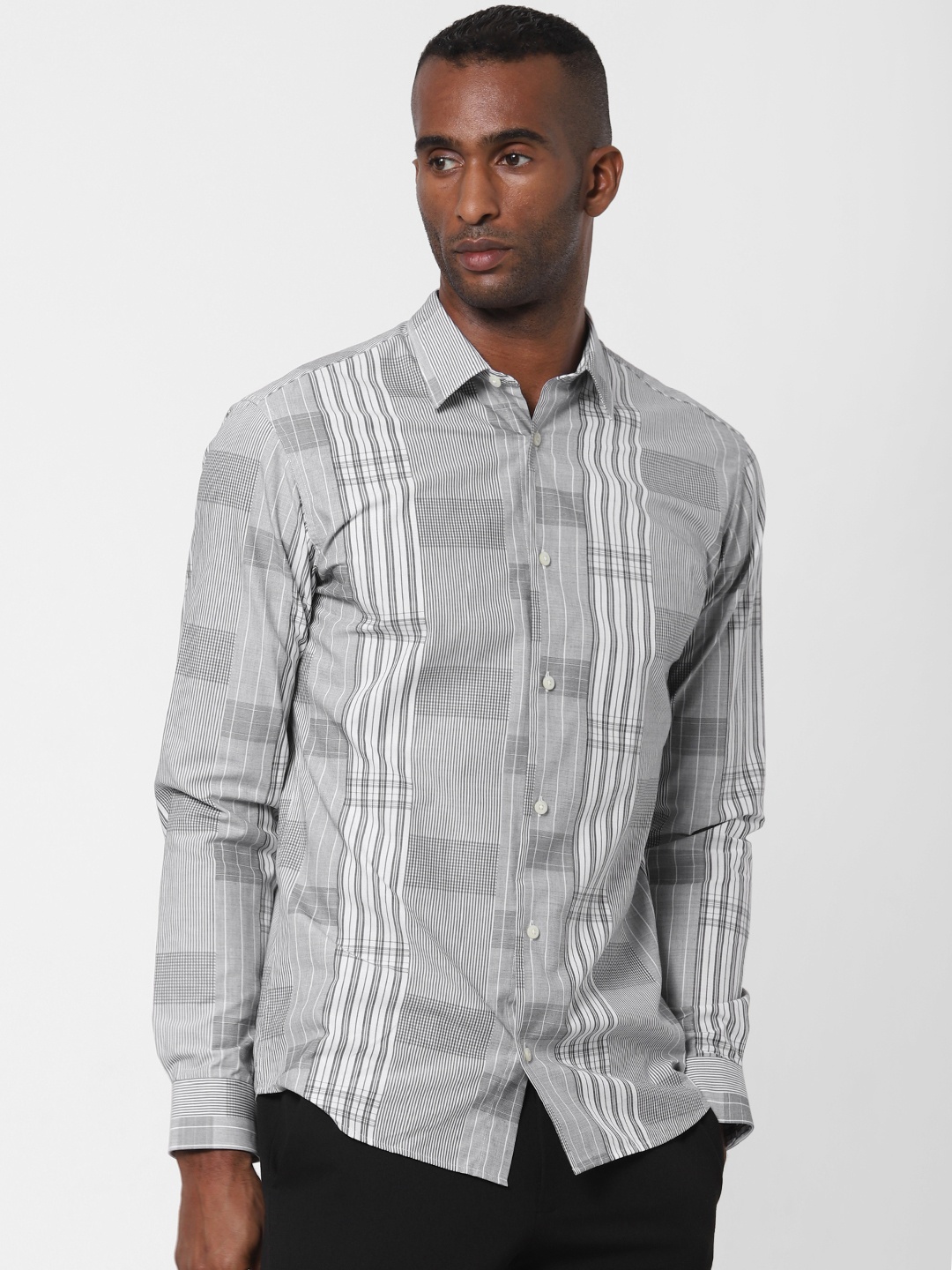 

SELECTED Men White & Black Slim Fit Checked Casual Shirt