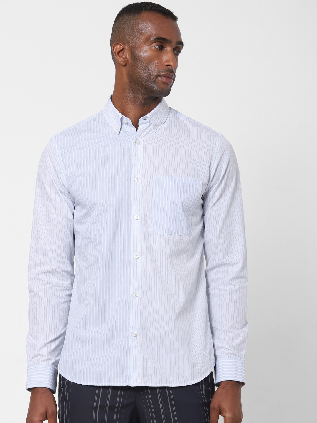 

SELECTED Men White & Blue Regular Fit Striped Casual Shirt