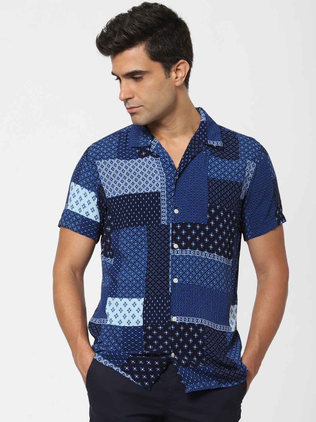 

SELECTED Men Blue & White Regular Fit Printed Casual Shirt