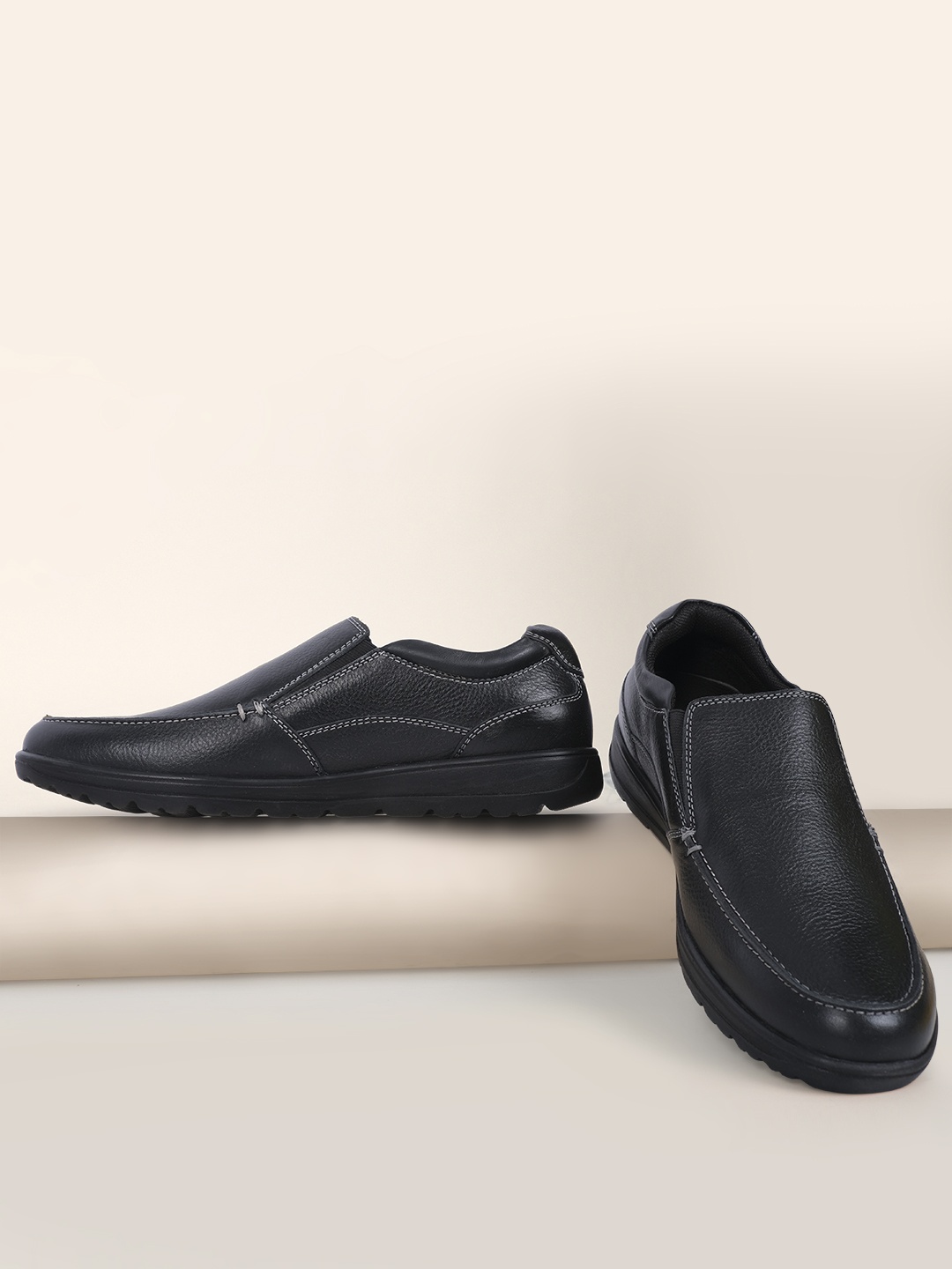 

Allen Cooper Men Black Leather Loafers