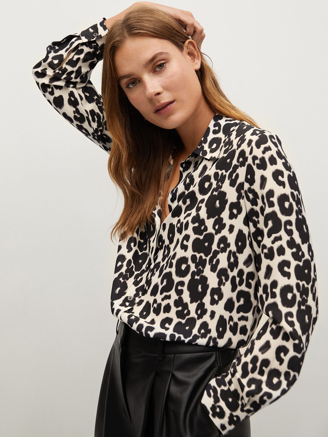 

MANGO Women White & Black Sustainable Regular Fit Animal Print Casual Shirt