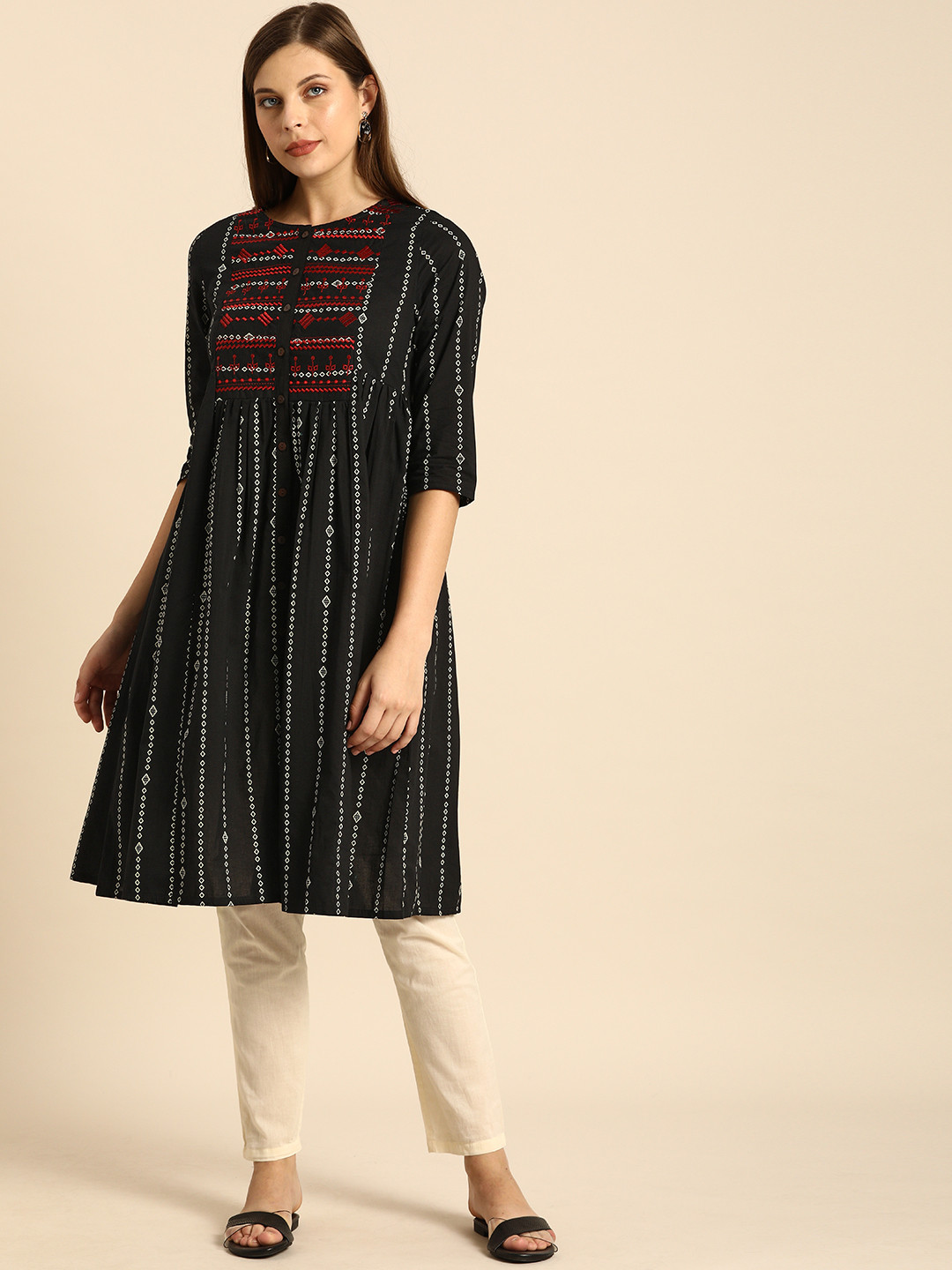 

Anouk Women Black & White Geometric Yoke Design Pure Cotton Thread Work Kurta