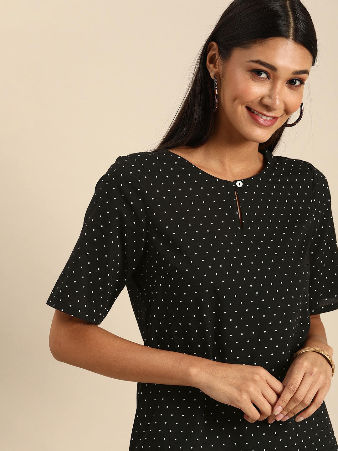 

Anouk Women Black & White Printed Keyhole Neck Kurta