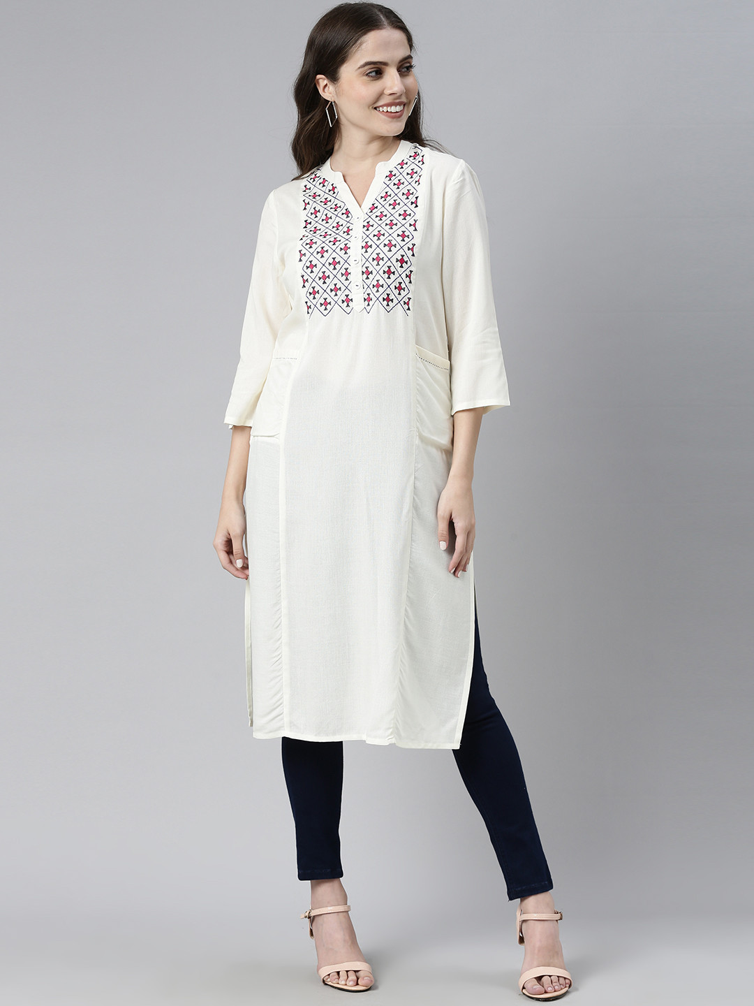 

Anouk Women Off-White & Red Ethnic Motifs Yoke Design Thread Work Kurta