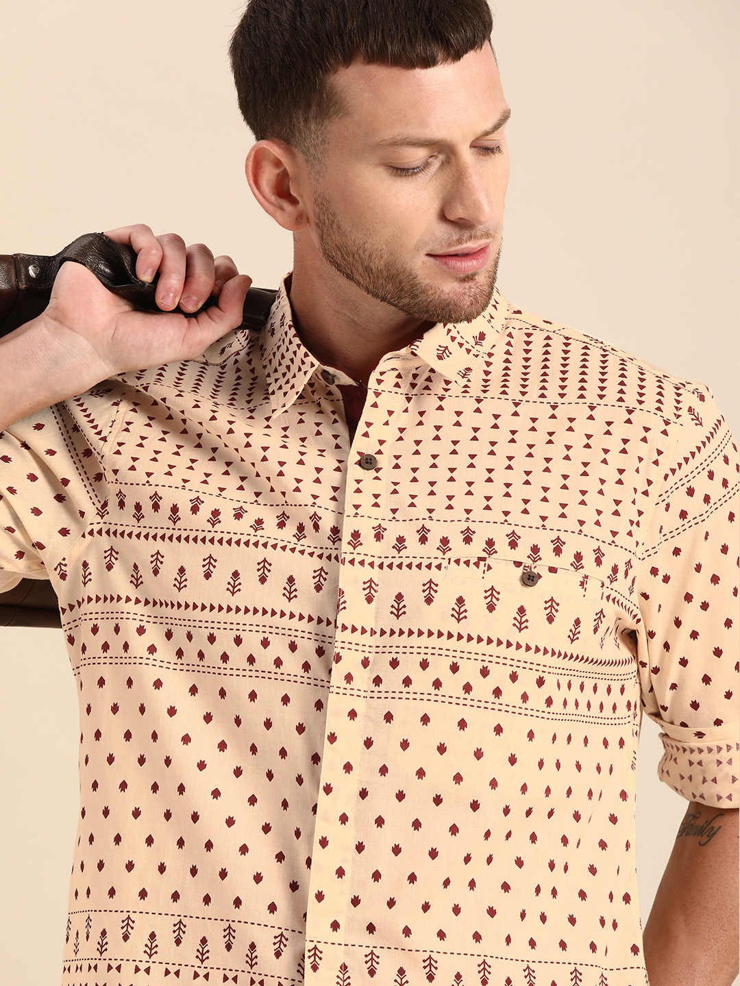 

Anouk Men Cream-Coloured & Maroon Regular Fit Ethnic Printed Casual Shirt