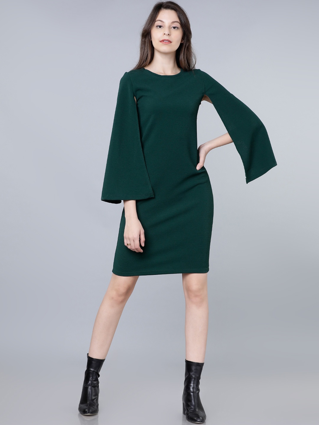 

Tokyo Talkies Women Green Solid Sheath Dress
