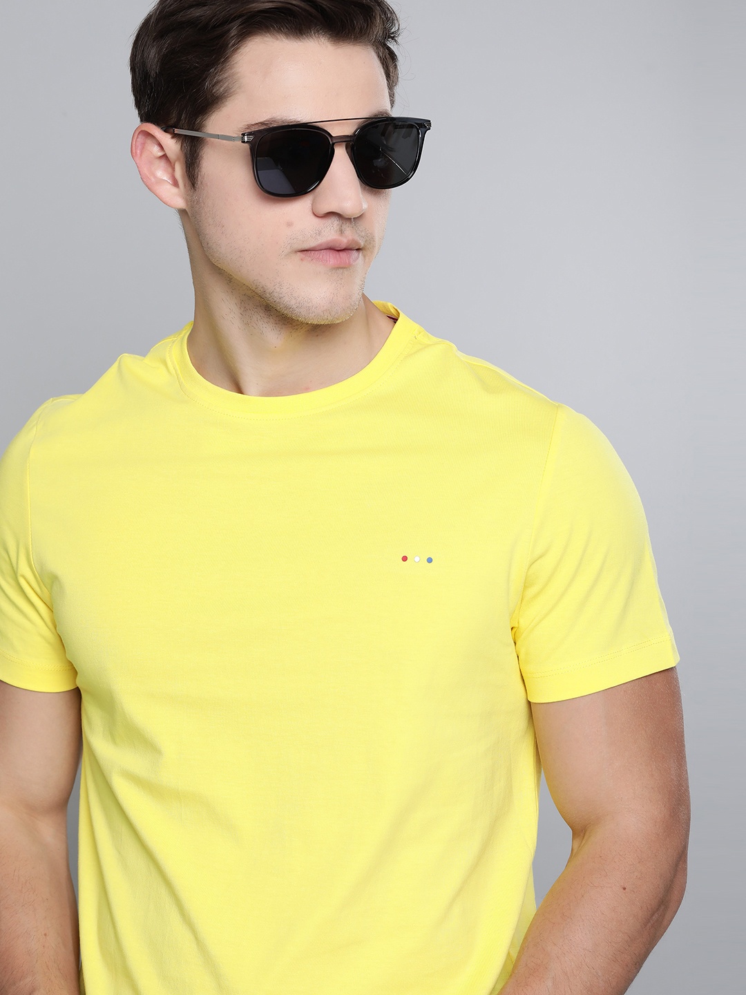 

Harvard Men Yellow Solid Pure Cotton Round Neck T-shirt