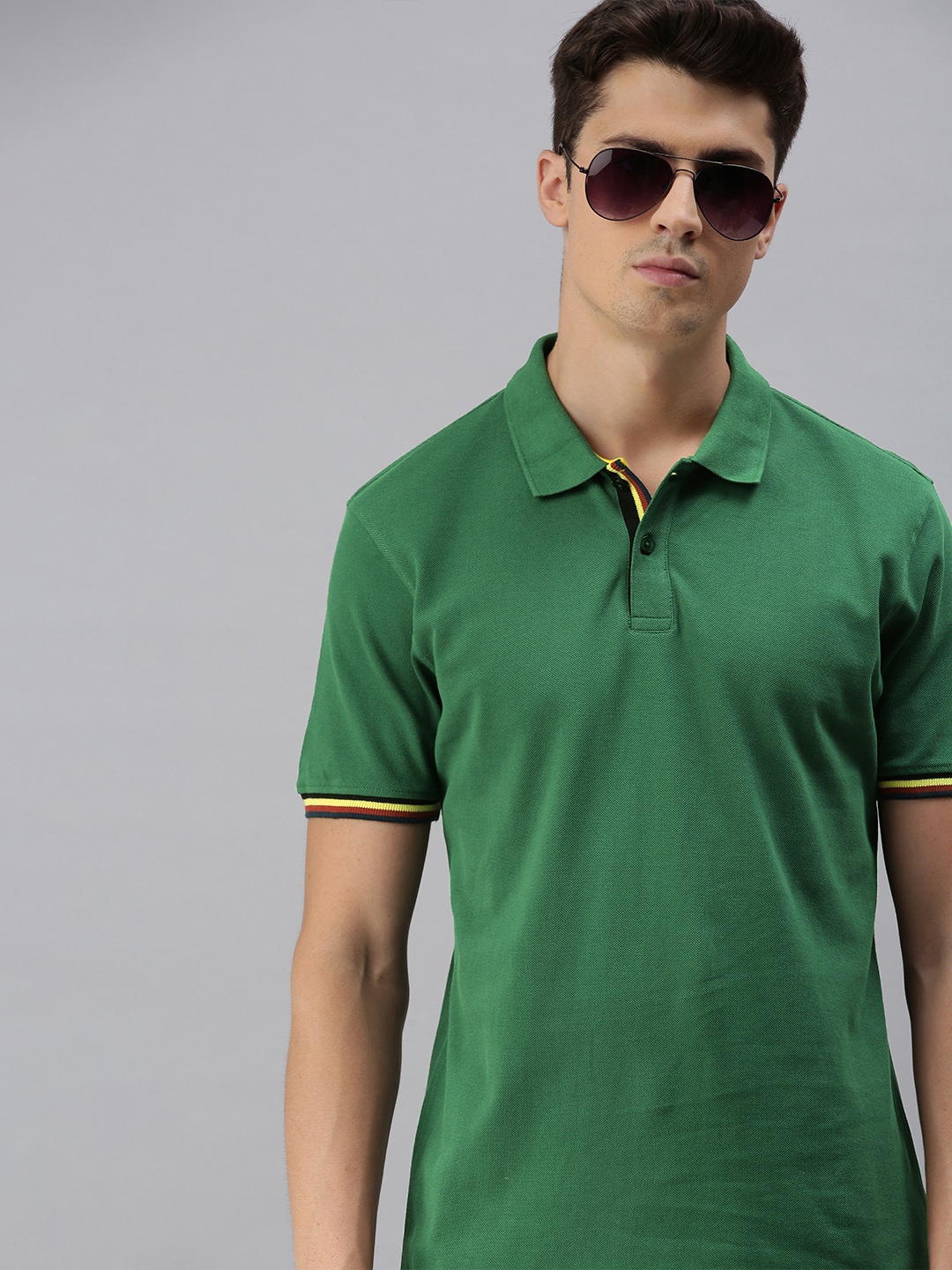 

Harvard Men Green Solid Polo Collar Pure Cotton T-shirt