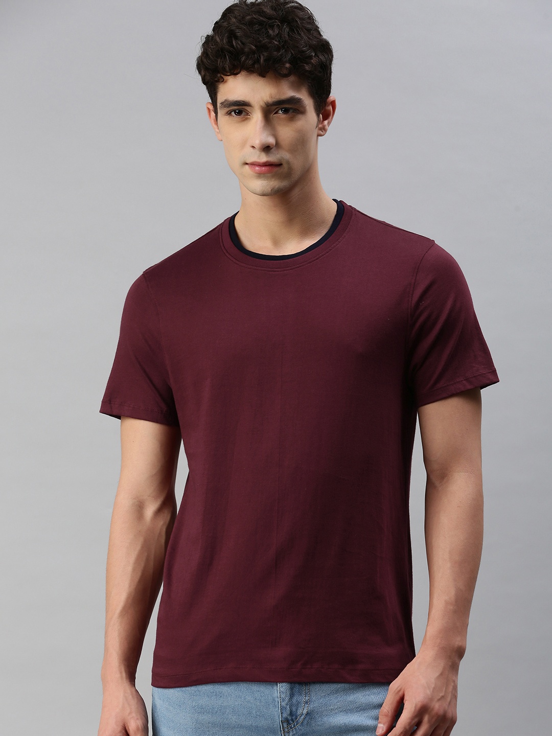 

Harvard Men Burgundy T-shirt