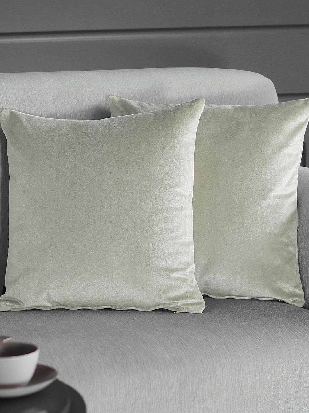 

GM Set of 2 White Solid Velvet Square Cushion Cover
