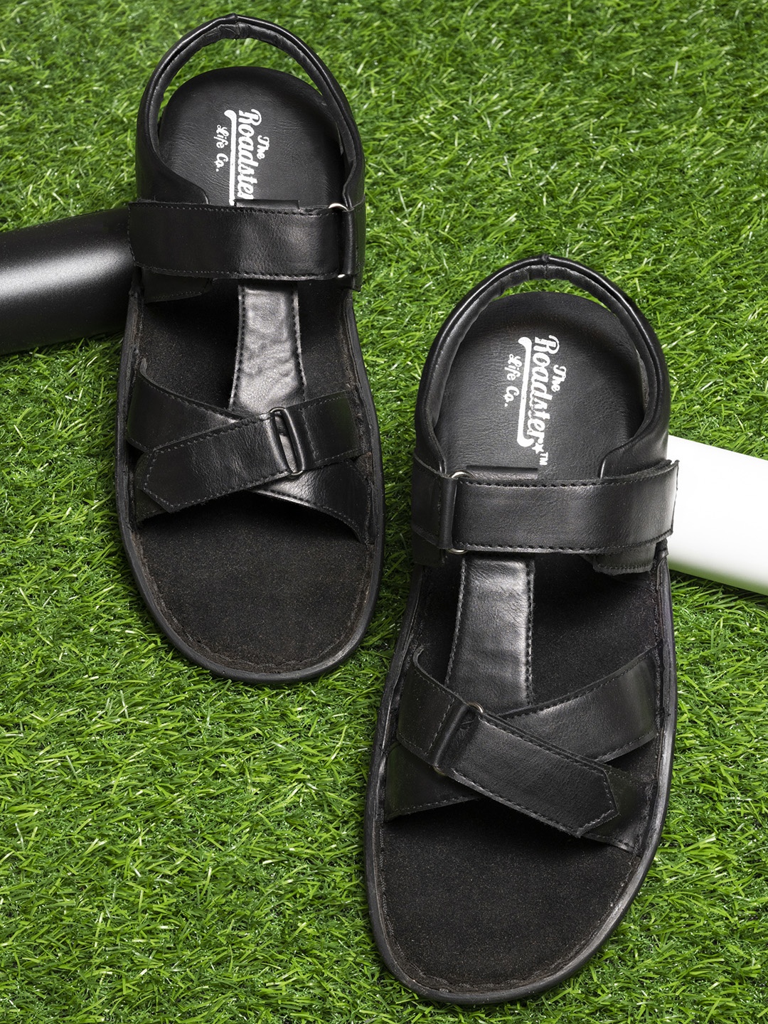 

The Roadster Lifestyle Co Men Black Solid Comfort Sandals