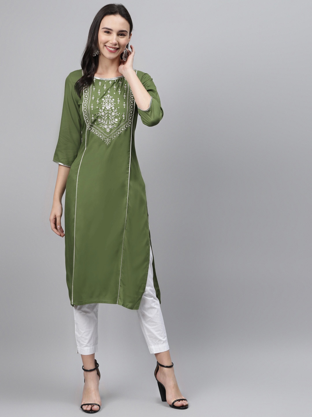 

AURELIA Women Green Embroidered Straight Kurta