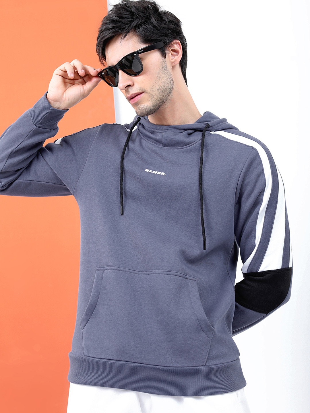 

HIGHLANDER Men Grey Solid Hooded Sweatshirt