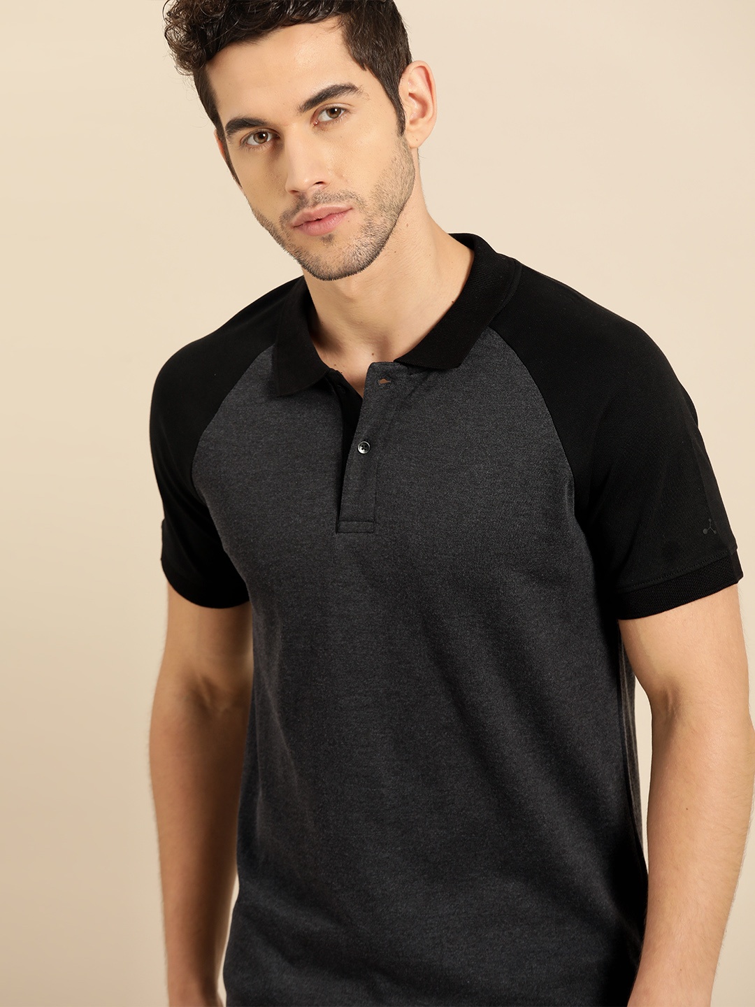 

ether Men Charcoal Grey Solid Polo Collar T-shirt