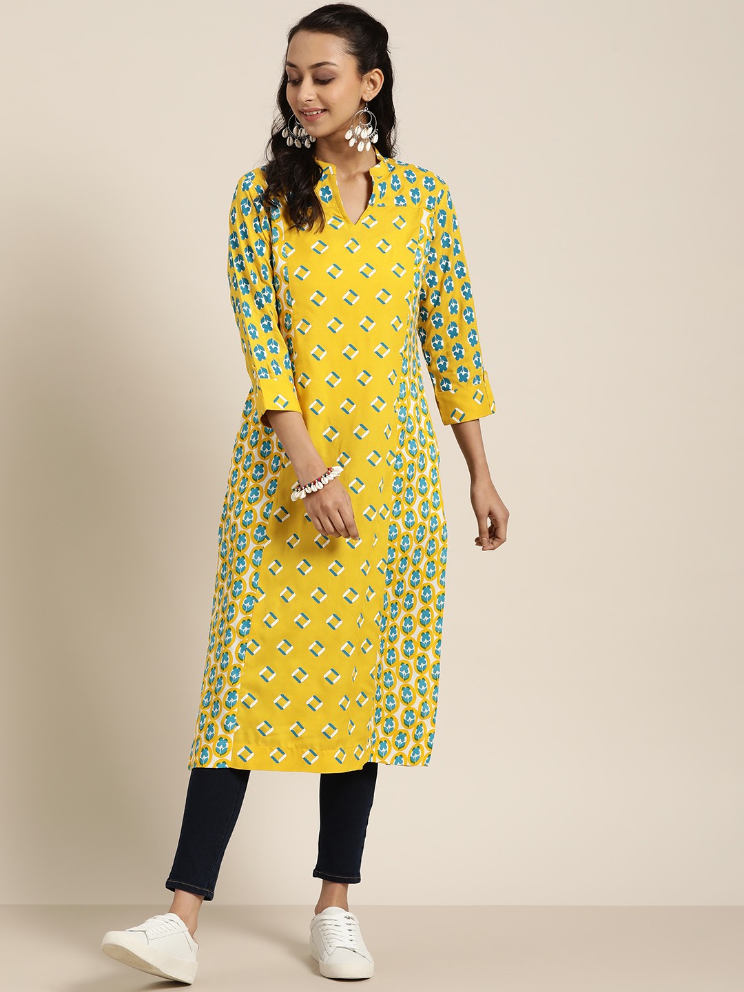 

Sangria Women Yellow & Blue Printed Straight Kurta