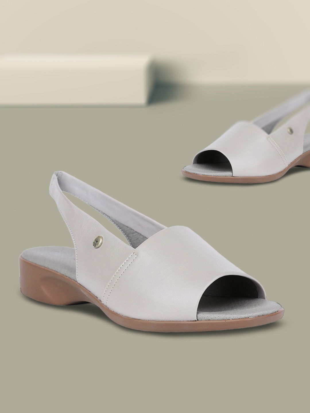 

Hush Puppies Women Grey Solid Comfort Heels