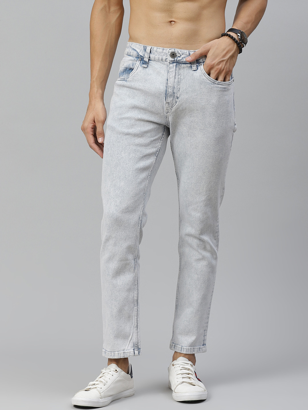 

The Roadster Lifestyle Co Men Blue Slim Tapered Fit Light Fade Stretchable Jeans