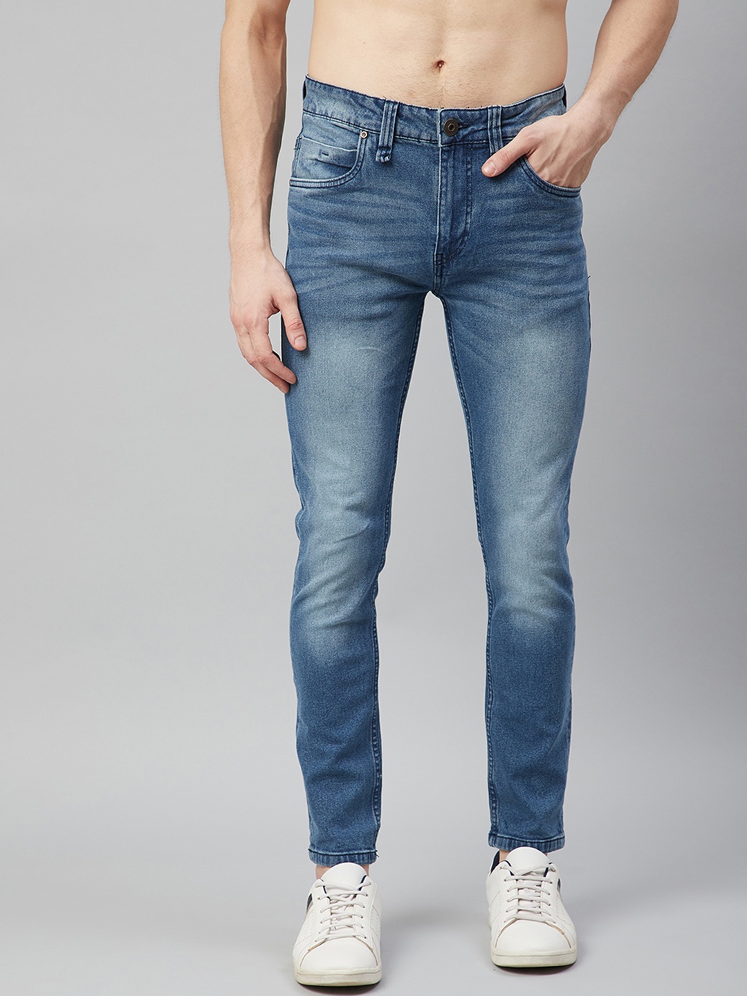 

The Roadster Lifestyle Co Men Blue Skinny Fit Light Fade Stretchable Jeans
