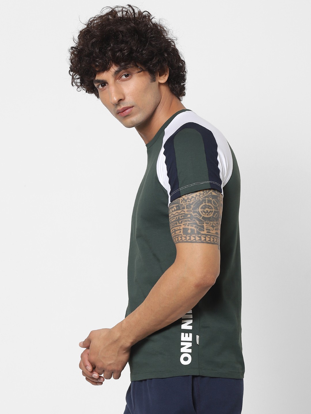 

Jack Jones Men Olive Green Solid Slim Fit Round Neck Sustainable Pure Cotton T-shirt