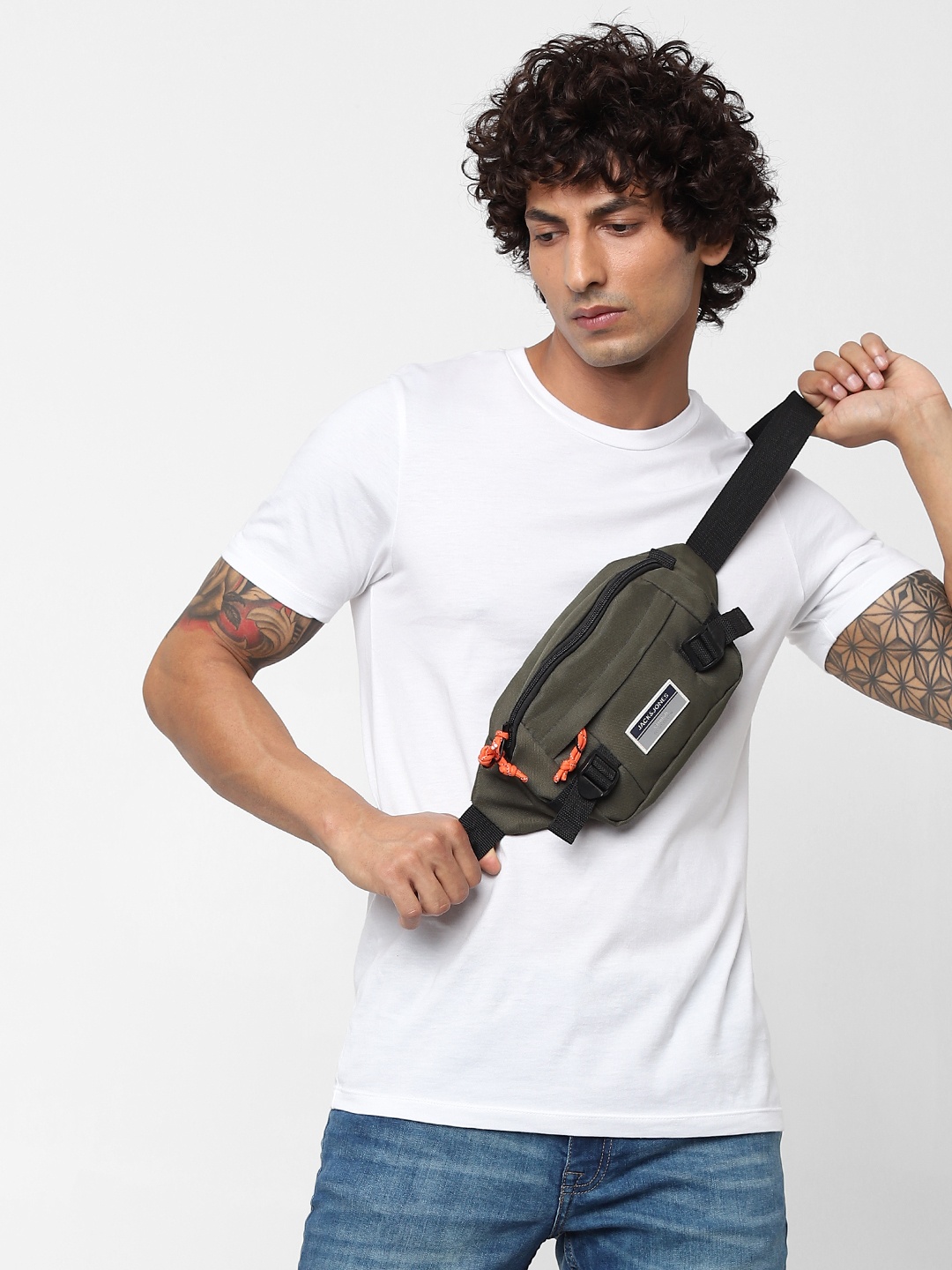 

Jack & Jones Men White Solid Round Neck T-shirt
