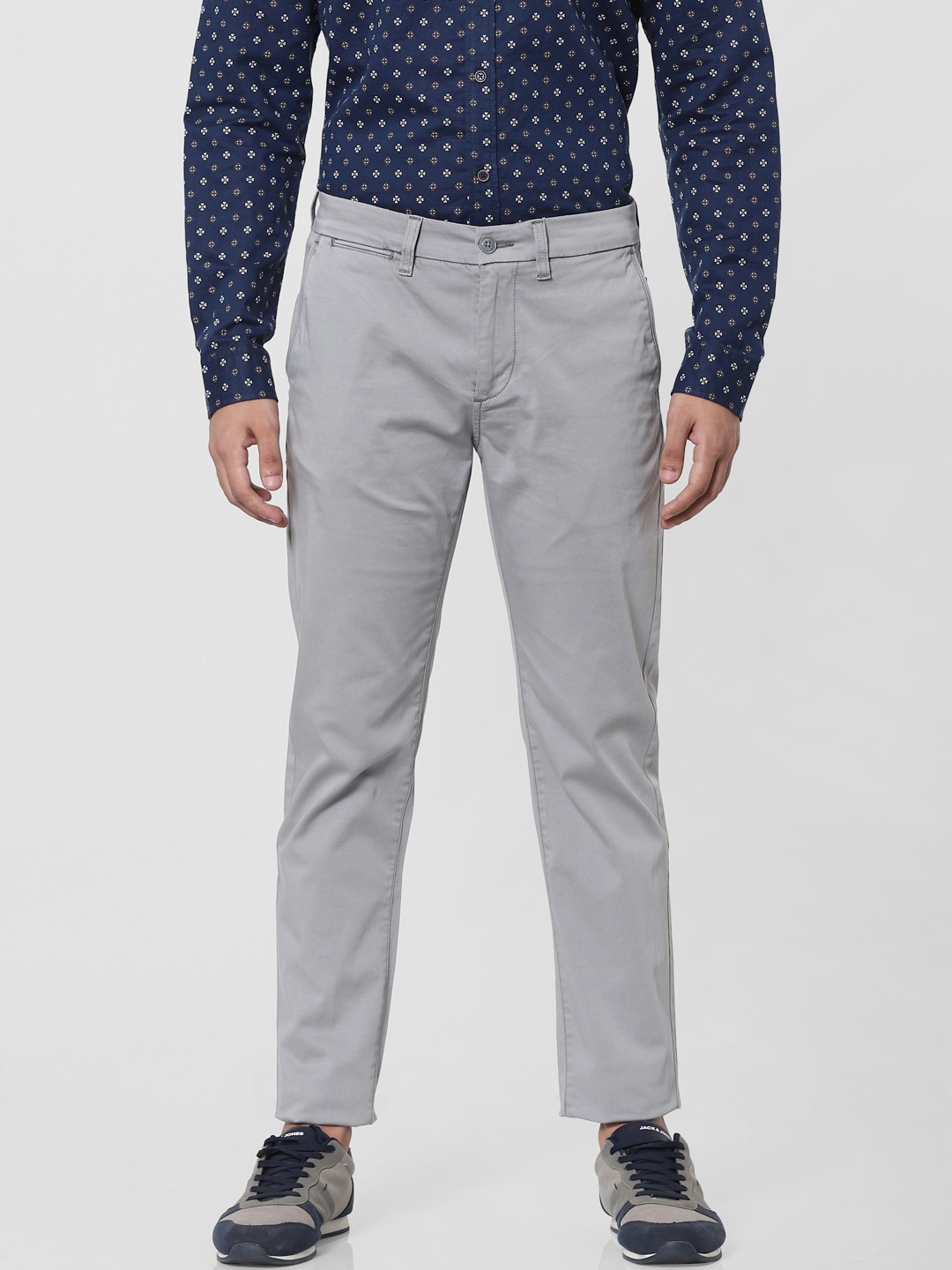 

Jack & Jones Men Grey Macro Slim Fit Solid Chinos