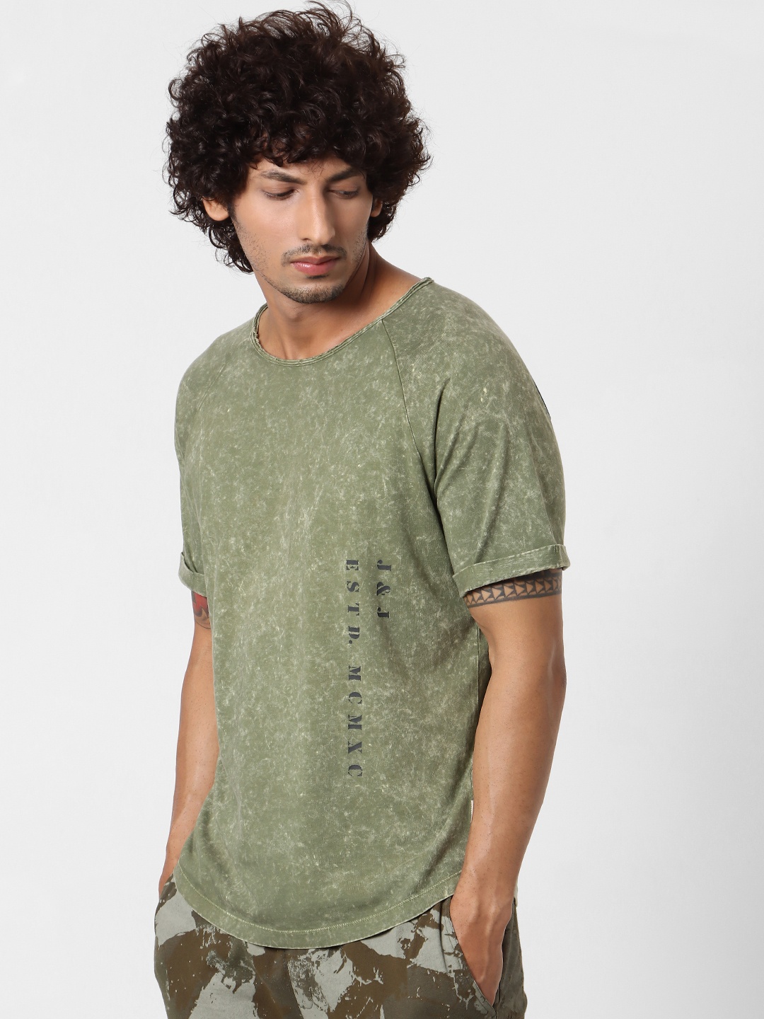 

Jack Jones Men Olive Green White Dyed Round Neck Pure Cotton T-shirt with Printed Detailing