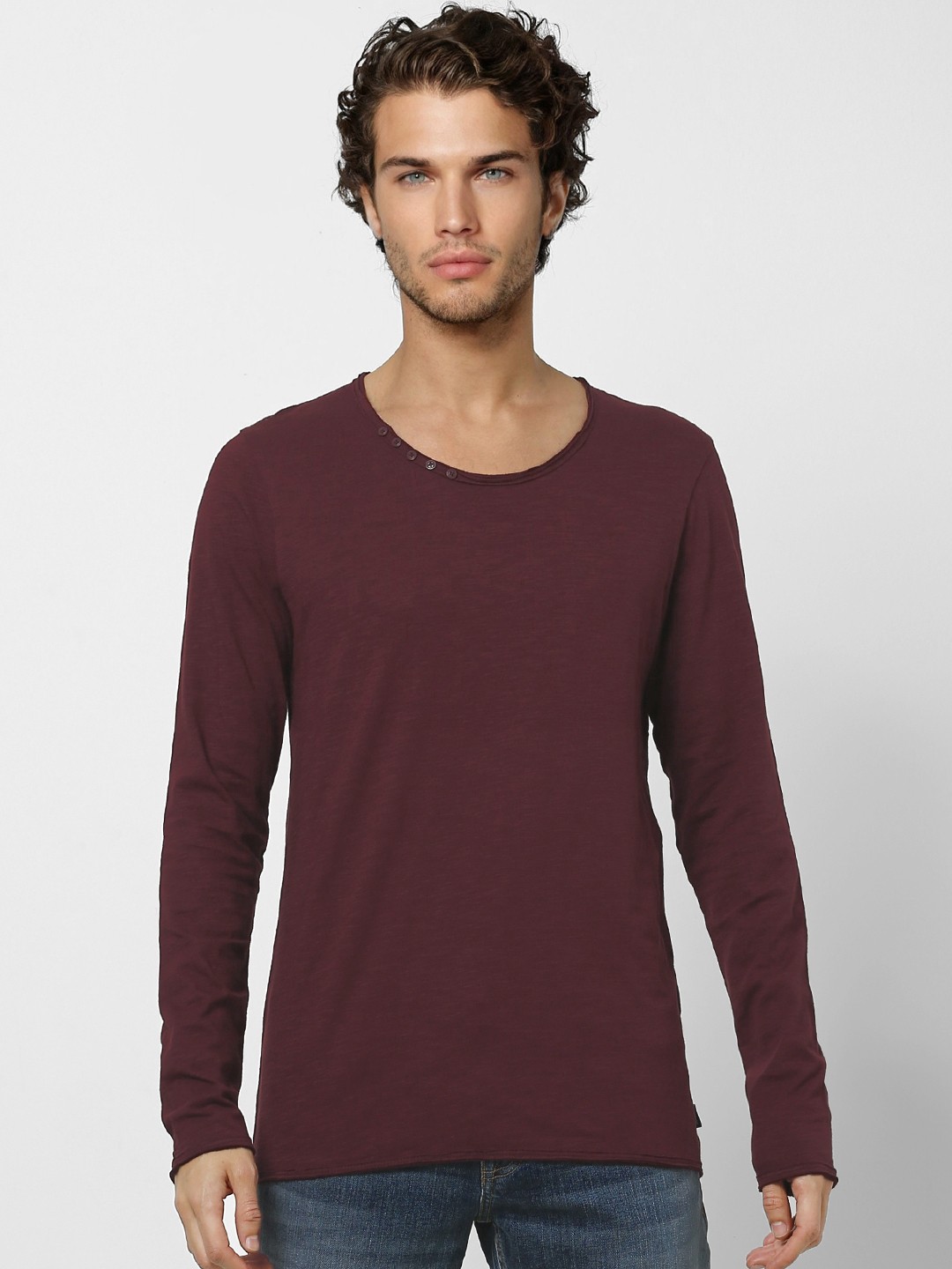 

Jack Jones Men Maroon Solid Round Neck Sustainable Pure Cotton T-shirt