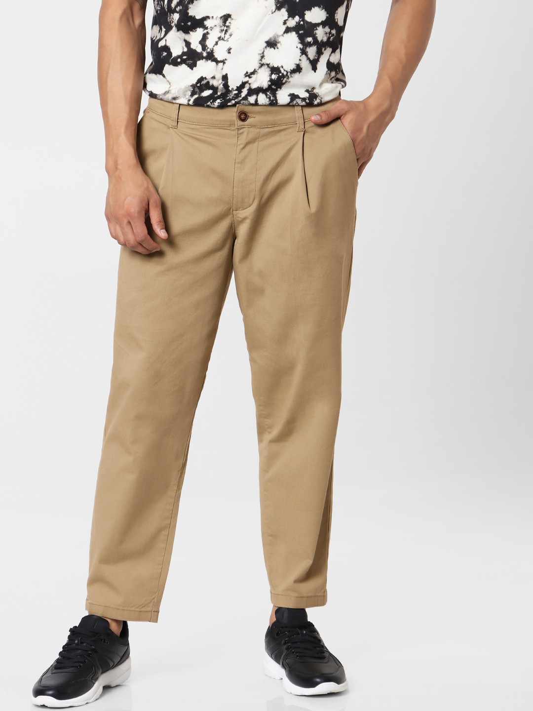 

Jack & Jones Men Camel Brown Loose Fit Solid Chinos