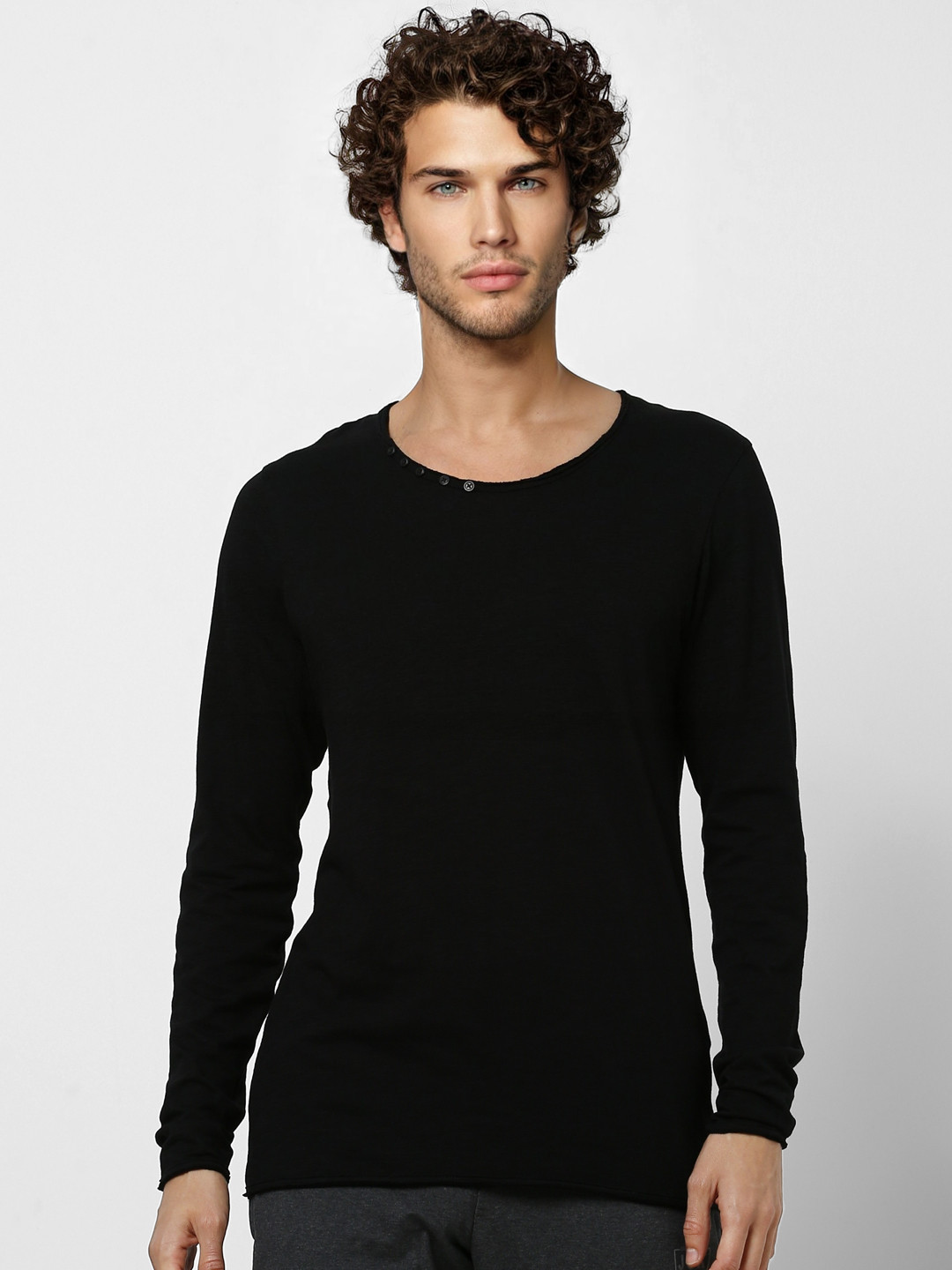 

Jack Jones Men Black Solid Round Neck Sustainable Pure Cotton T-shirt