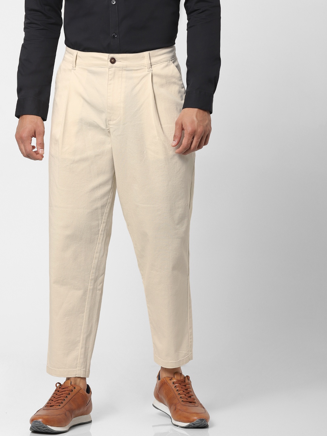 

Jack & Jones Men Beige Loose Fit Solid Regular Trousers