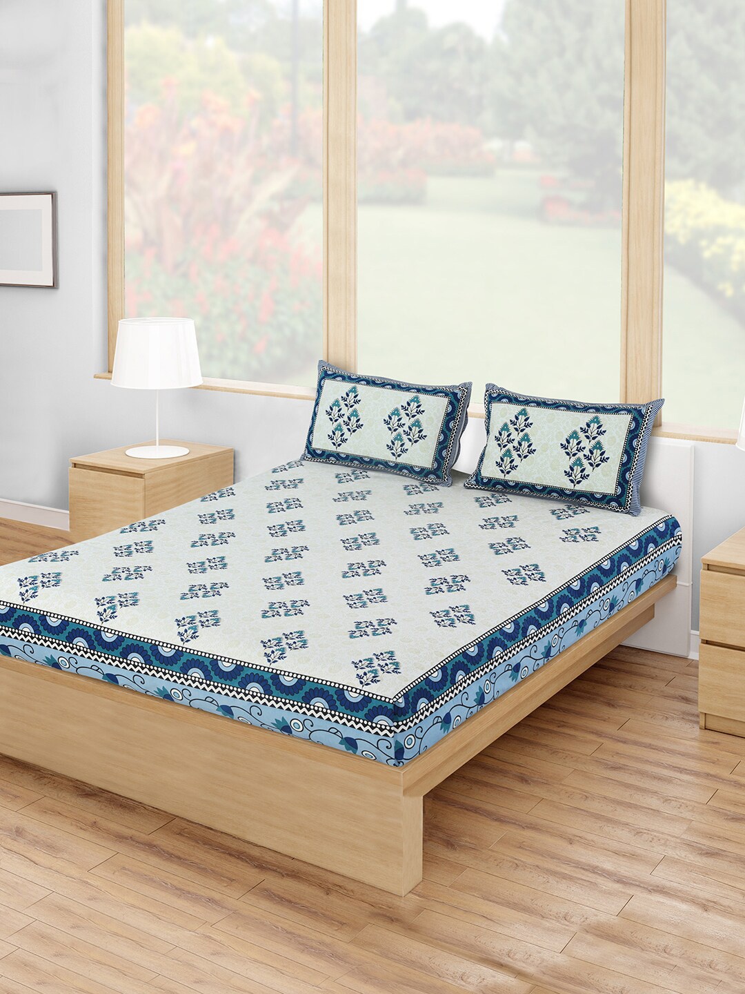 

Salona Bichona Off-White & Navy Blue Printed 120 TC Queen Bedsheet With 2 Pillow Covers