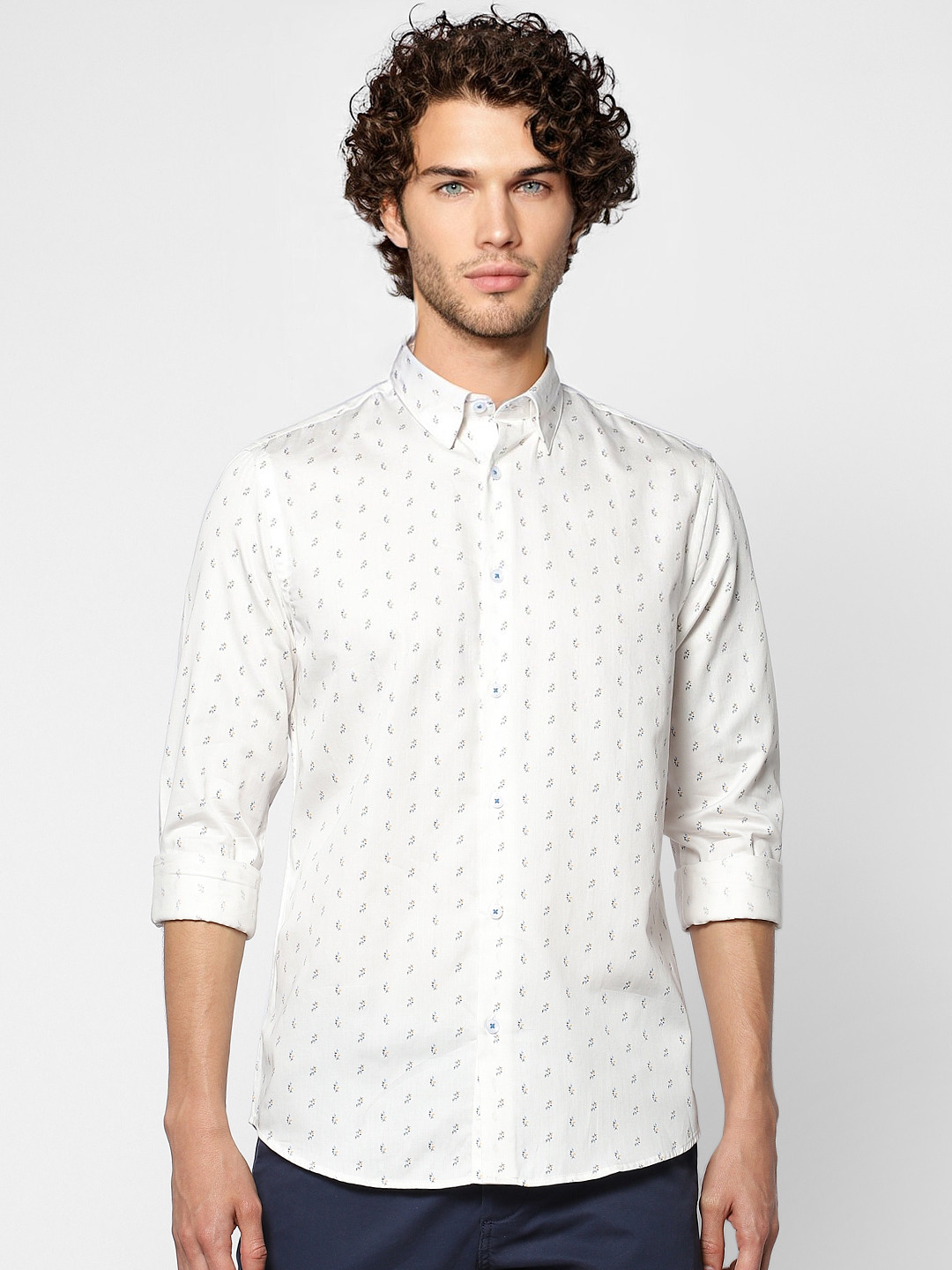 

Jack & Jones Men White & Navy Blue Slim Fit Printed Casual Shirt