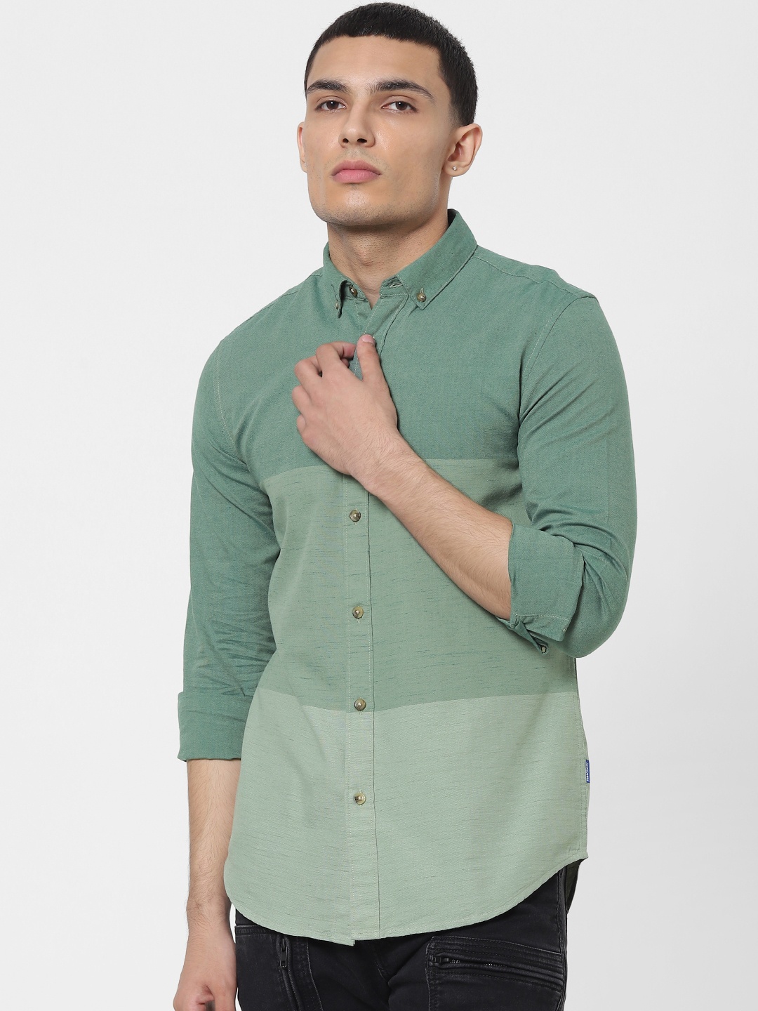 

Jack & Jones Men Green Slim Fit Colourblocked Casual Sustainable Shirt