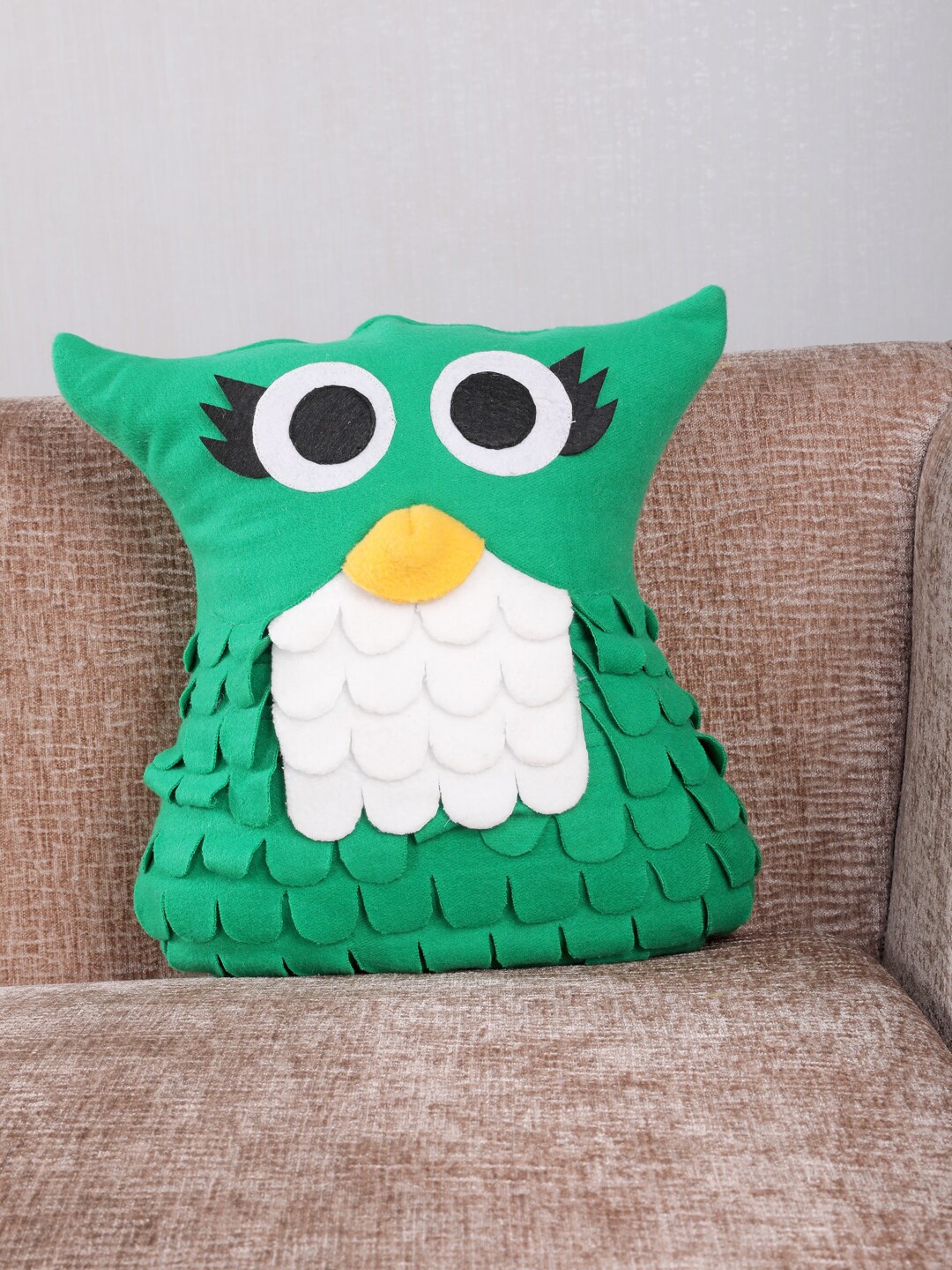

My Gift Booth Green & White Colourblocked Owl Shaped Fleece Cushion with Filler