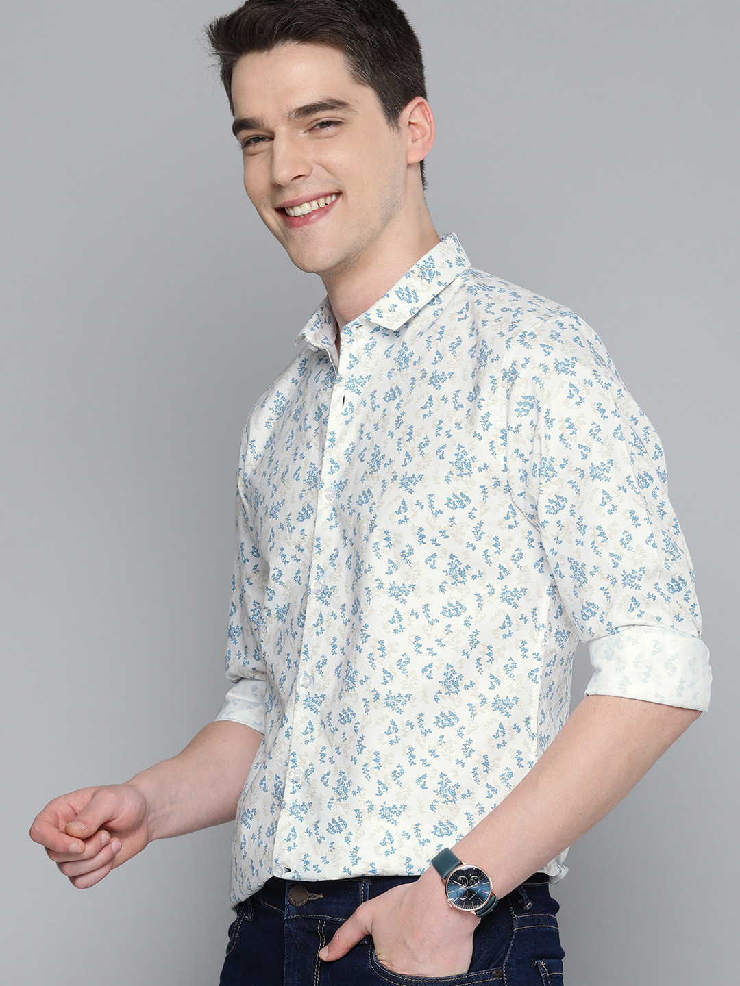 Mast & Harbour Men White & Blue Regular Fit Ditsy Floral Printed Casual Shirt