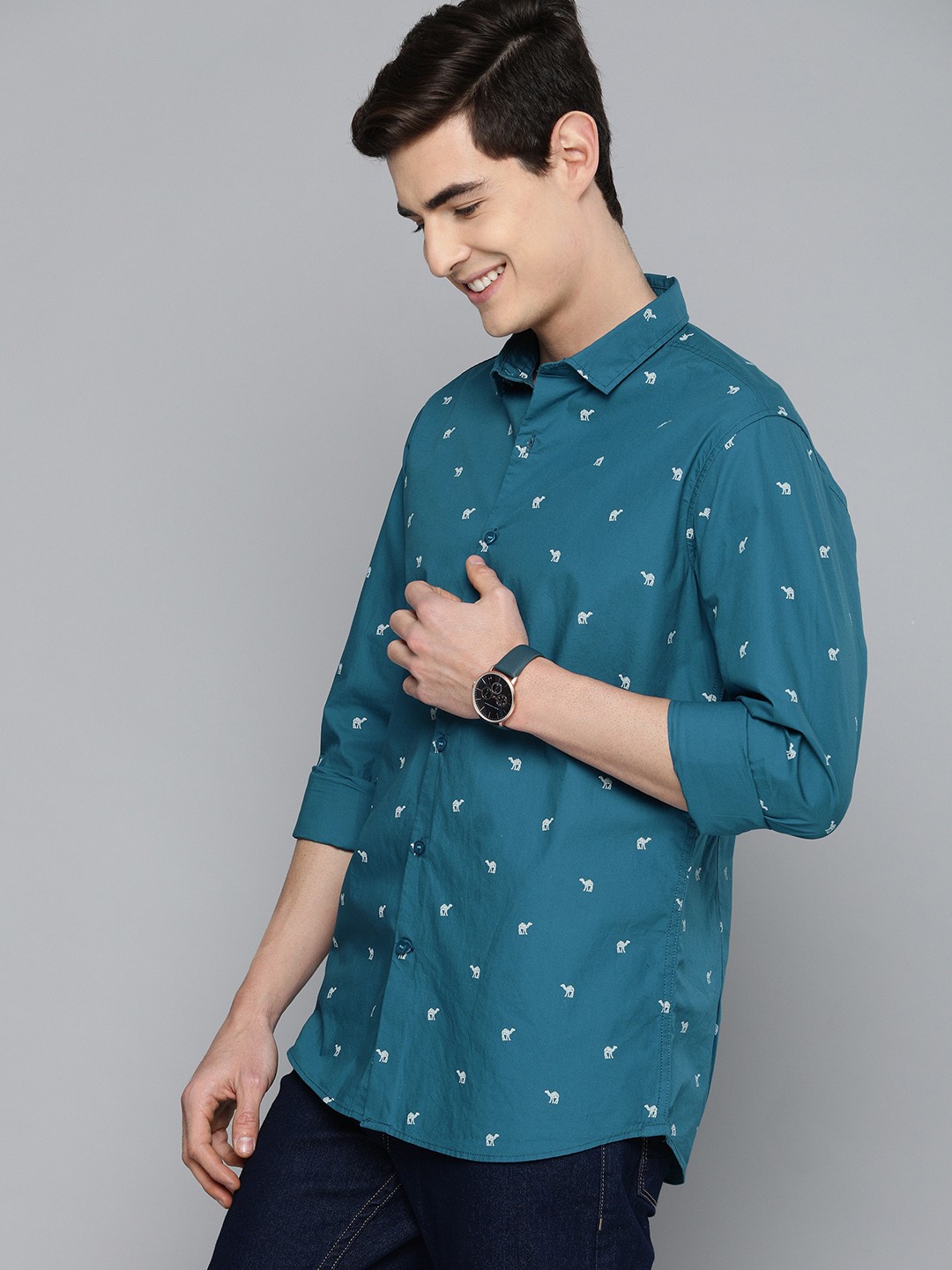 

Mast & Harbour Men Teal Blue & White Regular Fit Printed Casual Shirt